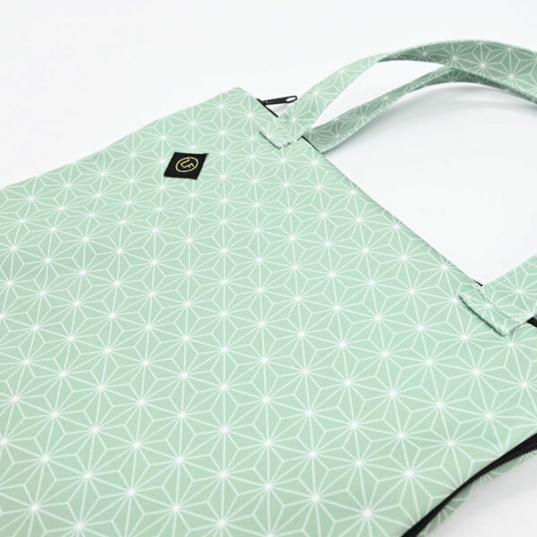 Zoom d'un sac de stockage P'bag vert amande de la marque Lafeuille pour le papier toilette lavable
